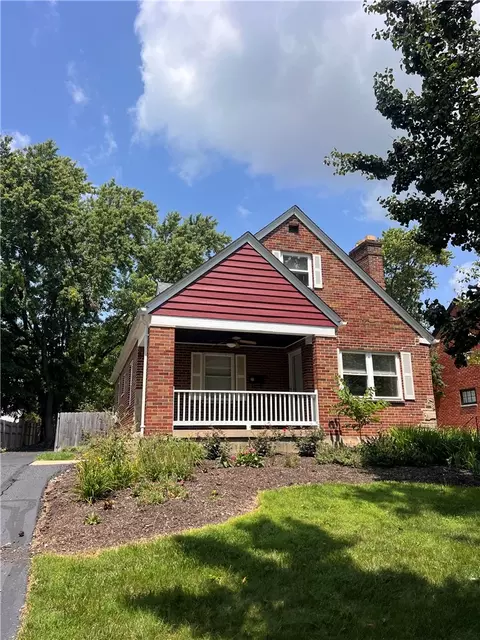 211 Wiltshire Blvd, Oakwood, OH 45419