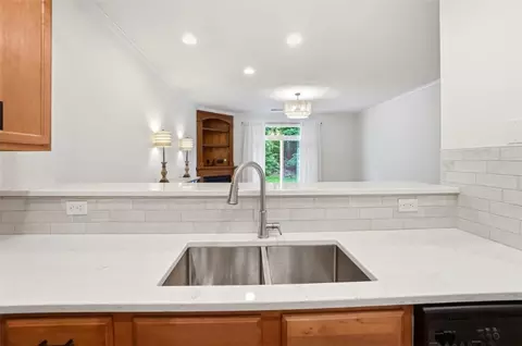 Kitchen - 4307 Spyglass Hl, Mason, OH 45040 photo 4 of 4