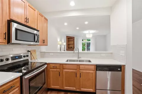 Kitchen - 4307 Spyglass Hl, Mason, OH 45040 photo 2 of 4
