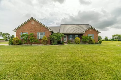 6680 Jordan Rd, Lewisburg, OH 45338