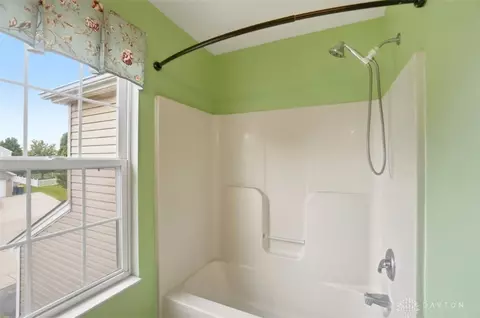 Bath - 321 Heftner Cir, Maineville, OH 45039 photo 4 of 7