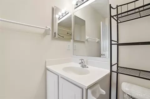 Bath - 321 Heftner Cir, Maineville, OH 45039 photo 6 of 7