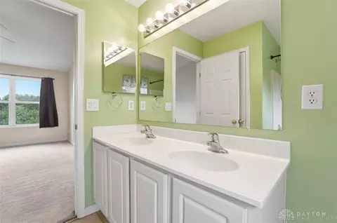 Bath - 321 Heftner Cir, Maineville, OH 45039 photo 3 of 7
