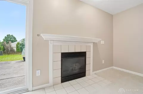 Living - 321 Heftner Cir, Maineville, OH 45039 photo 3 of 5