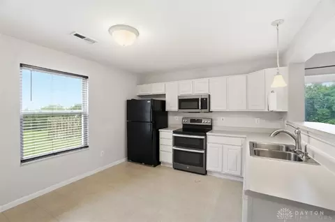 Kitchen - 321 Heftner Cir, Maineville, OH 45039 photo 1 of 3