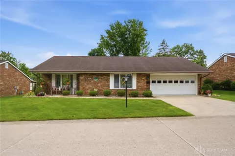 1043 Armsgate Rd, Springfield, OH 45503