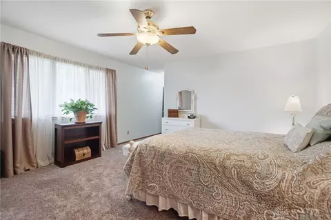 Bedroom - 1043 Armsgate Rd, Springfield, OH 45503 photo 3 of 6