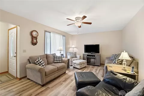 Living - 1043 Armsgate Rd, Springfield, OH 45503 photo 3 of 3