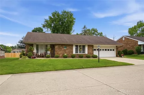 Exterior - 1043 Armsgate Rd, Springfield, OH 45503 photo 3 of 11