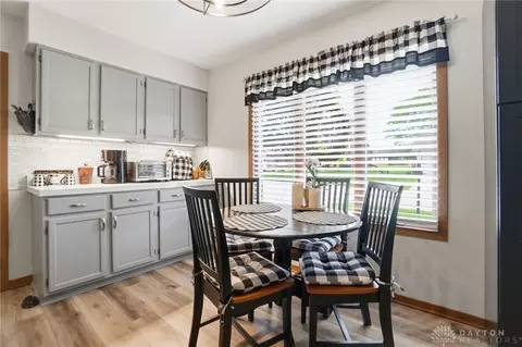 Kitchen - 1043 Armsgate Rd, Springfield, OH 45503 photo 6 of 7