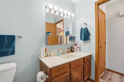 Bath - 1043 Armsgate Rd, Springfield, OH 45503 photo 6 of 6