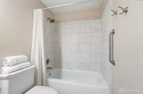 Bath - 174 Circle Dr, Harrison, OH 45030 photo 3 of 5