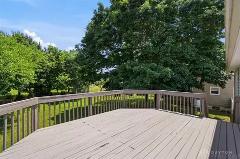 Exterior - 174 Circle Dr, Harrison, OH 45030 photo 8 of 15