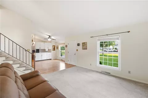 Living - 72 Martha Ave, Centerville, OH 45458 photo 5 of 7