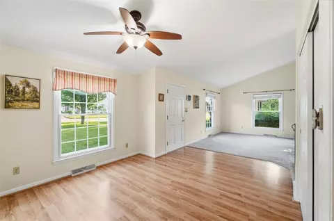 Living - 72 Martha Ave, Centerville, OH 45458 photo 6 of 7