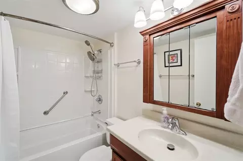 Bath - 72 Martha Ave, Centerville, OH 45458 photo 1 of 2