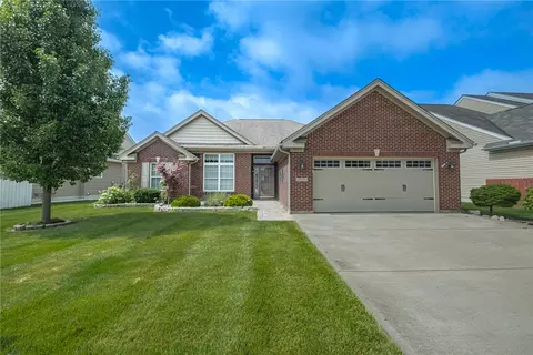 4049 Spicebush Dr, Tipp City, OH 45371