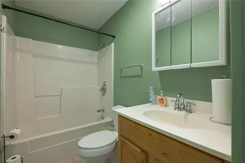 Bath - 7905 Wescott Ave, Fairborn, OH 45324 photo 1 of 1