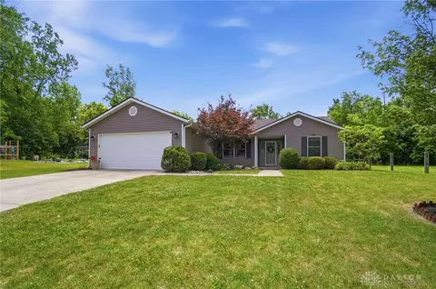 332 Skinner Dr, Trotwood, OH 45426