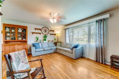 Living - 4841 Ridgewood Rd, Springfield, OH 45503 photo 2 of 2
