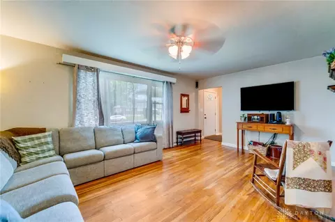 Living - 4841 Ridgewood Rd, Springfield, OH 45503 photo 1 of 2
