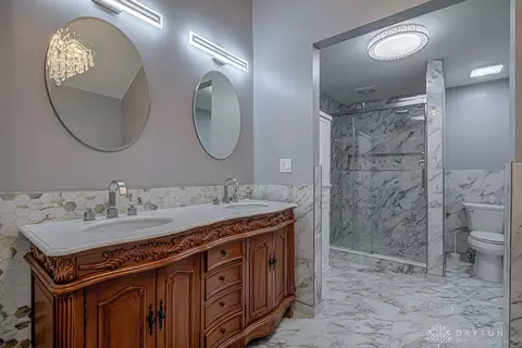 Bath - 7926 Normandy Ln, Centerville, OH 45459 photo 2 of 8