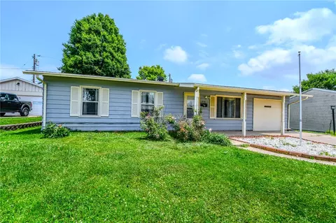 814 Bellows Dr, New Carlisle, OH 45344