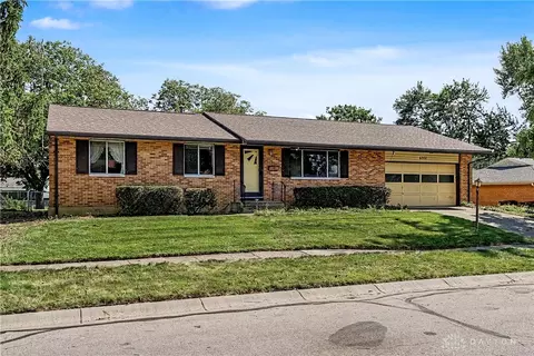 6931 Rushleigh Rd, Englewood, OH 45322
