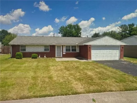 905 Candlewood Blvd, Piqua, OH 45356