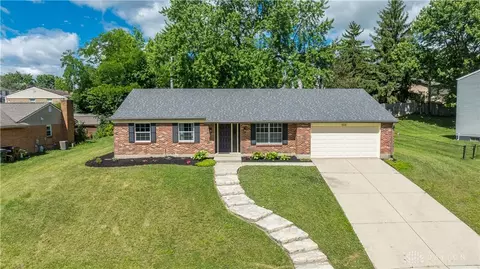 1031 Crestwood Hills Dr, Vandalia, OH 45377