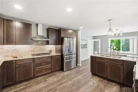 Kitchen - 4222 Lotz Rd, Kettering, OH 45429 photo 4 of 8