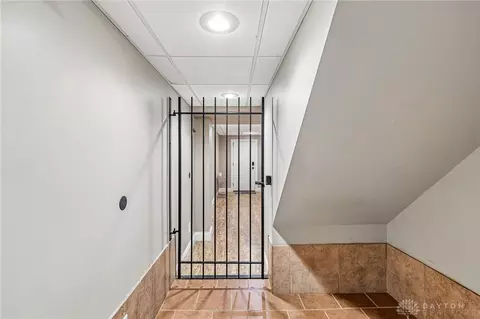 Entry Way - 2357 Willowgrove Ave, Kettering, OH 45409 photo 4 of 4