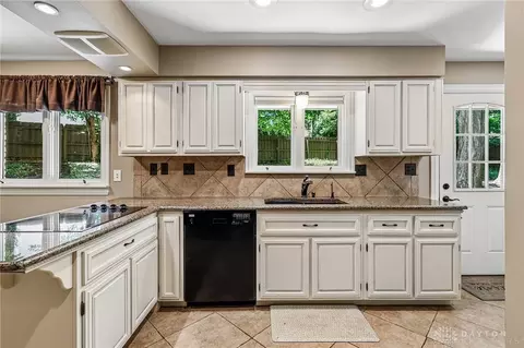 Kitchen - 2357 Willowgrove Ave, Kettering, OH 45409 photo 4 of 4