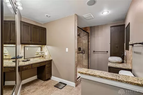 Bath - 2357 Willowgrove Ave, Kettering, OH 45409 photo 2 of 6