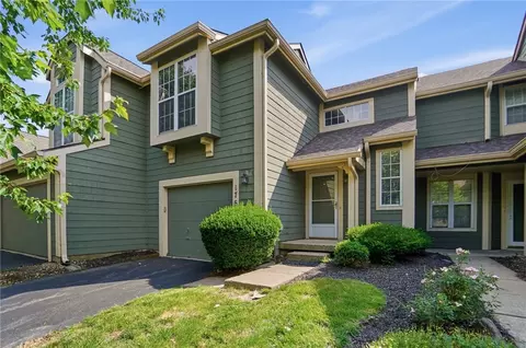 176 Queens Xing #158, Washington Township, OH 45458