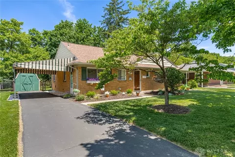 Exterior - 639 Brookfield Rd, Kettering, OH 45429 photo 1 of 6