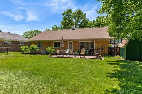 Exterior - 639 Brookfield Rd, Kettering, OH 45429 photo 5 of 6