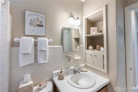 Bath - 639 Brookfield Rd, Kettering, OH 45429 photo 3 of 3