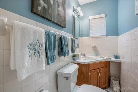 Bath - 639 Brookfield Rd, Kettering, OH 45429 photo 1 of 3