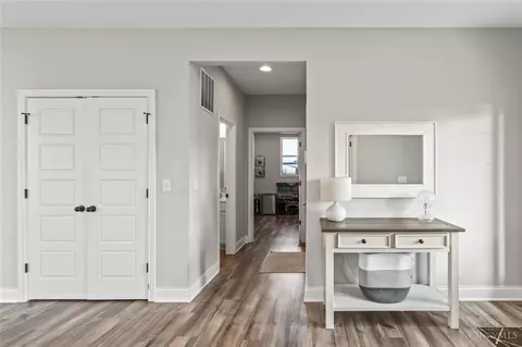Entry Way - 2425 Middleboro Rd, Clarksville, OH 45113 photo 5 of 17