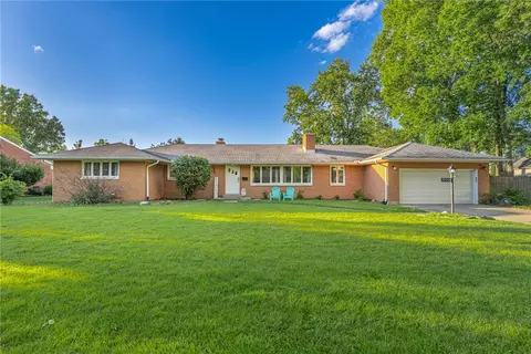 3290 Ridgeview Ave, Kettering, OH 45409