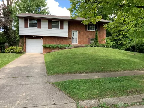 413 Majestic Dr, Dayton, OH 45417