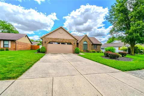 1337 Maplecrest Dr, Troy, OH 45373 photo 2