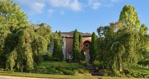 5 Brookfield Ct, Springboro, OH 45066