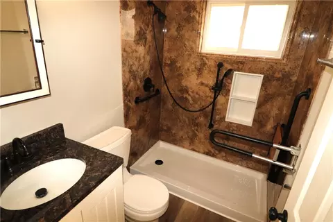 Bath - 2750 Winton Dr, Kettering, OH 45419 photo 2 of 2