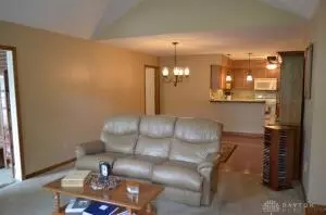 Living - 858 Trent Close, Springfield, OH 45503 photo 2 of 3