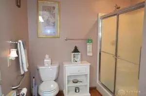 Bath - 858 Trent Close, Springfield, OH 45503 photo 1 of 3