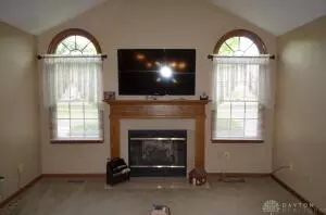 Living - 858 Trent Close, Springfield, OH 45503 photo 3 of 3