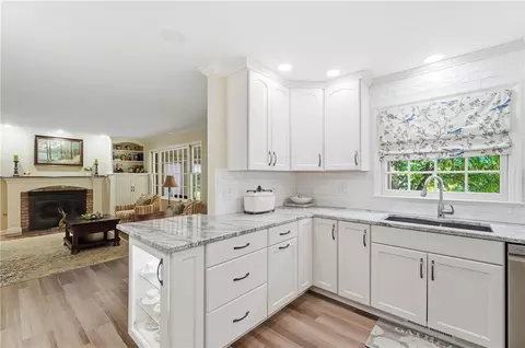 Kitchen - 550 Evans Ln, Washington Township, OH 45459 photo 5 of 5