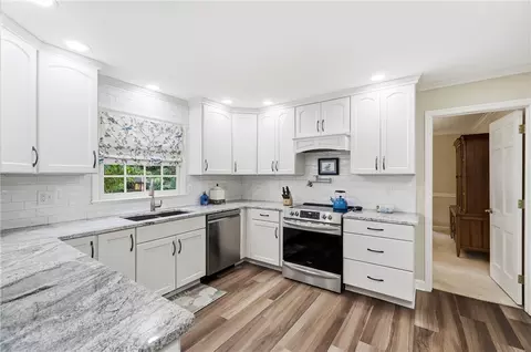 Kitchen - 550 Evans Ln, Washington Township, OH 45459 photo 1 of 5